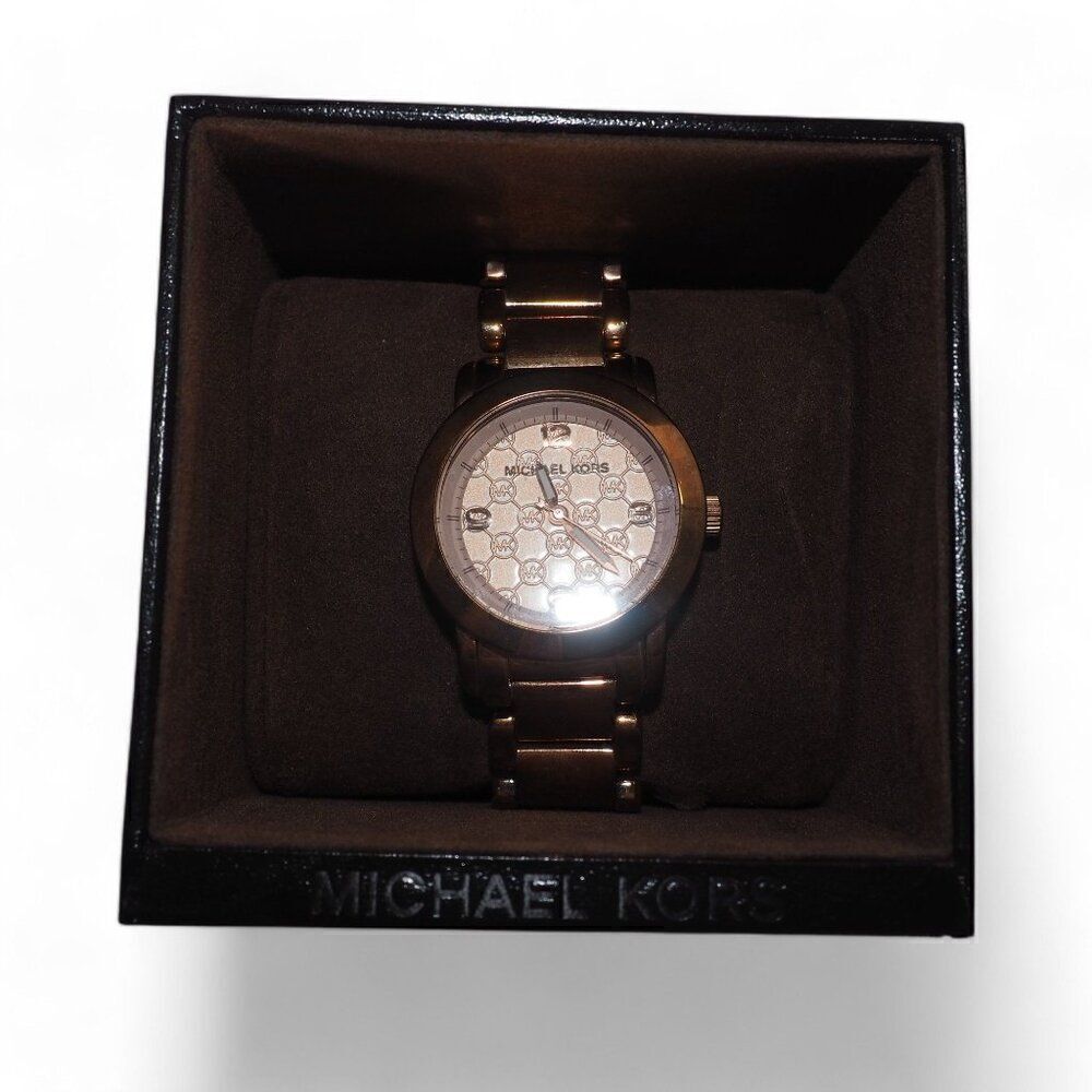 Michael Kors Women's MK3159 Signature Logo Face Rose Gold Watch - Picture 3 of 11